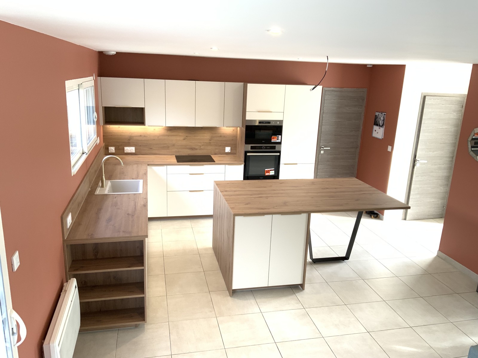 Création de cuisine ouverte et tout équipée sur-mesure