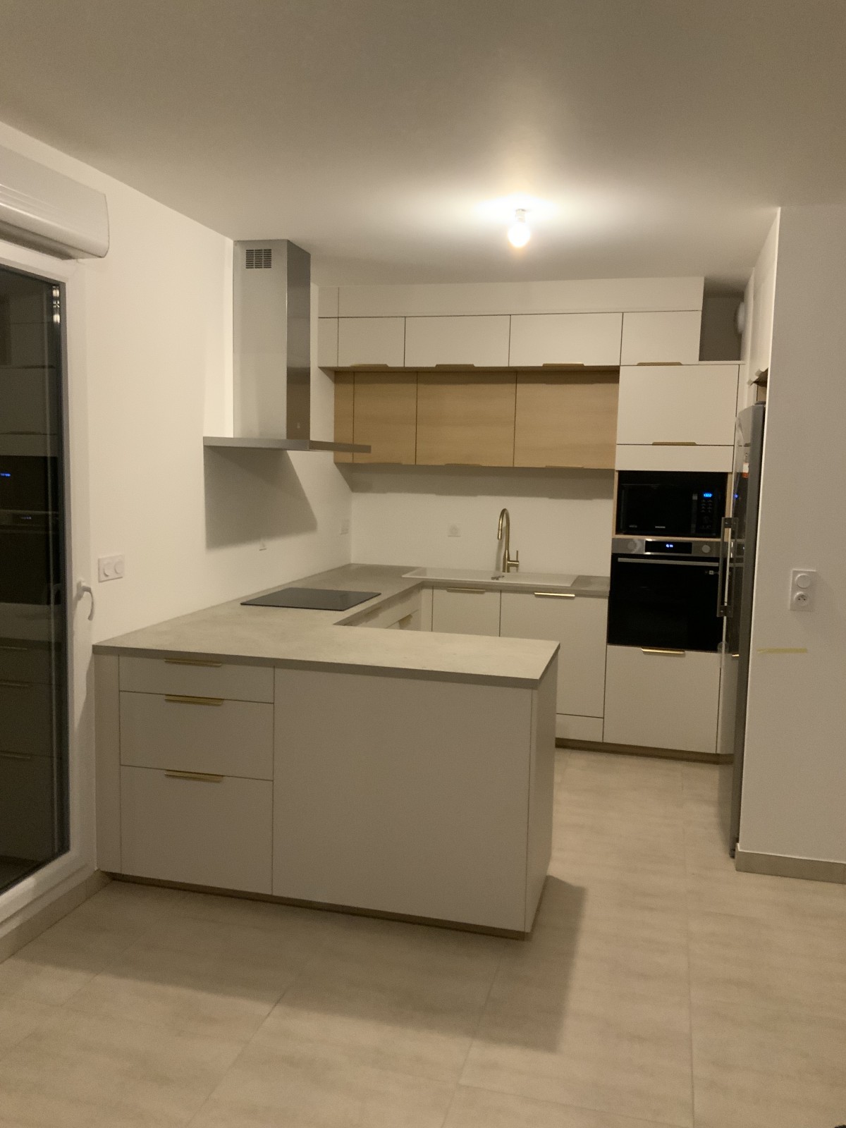  Cuisine poser avec nouveau projet sur castelnau le Lez 