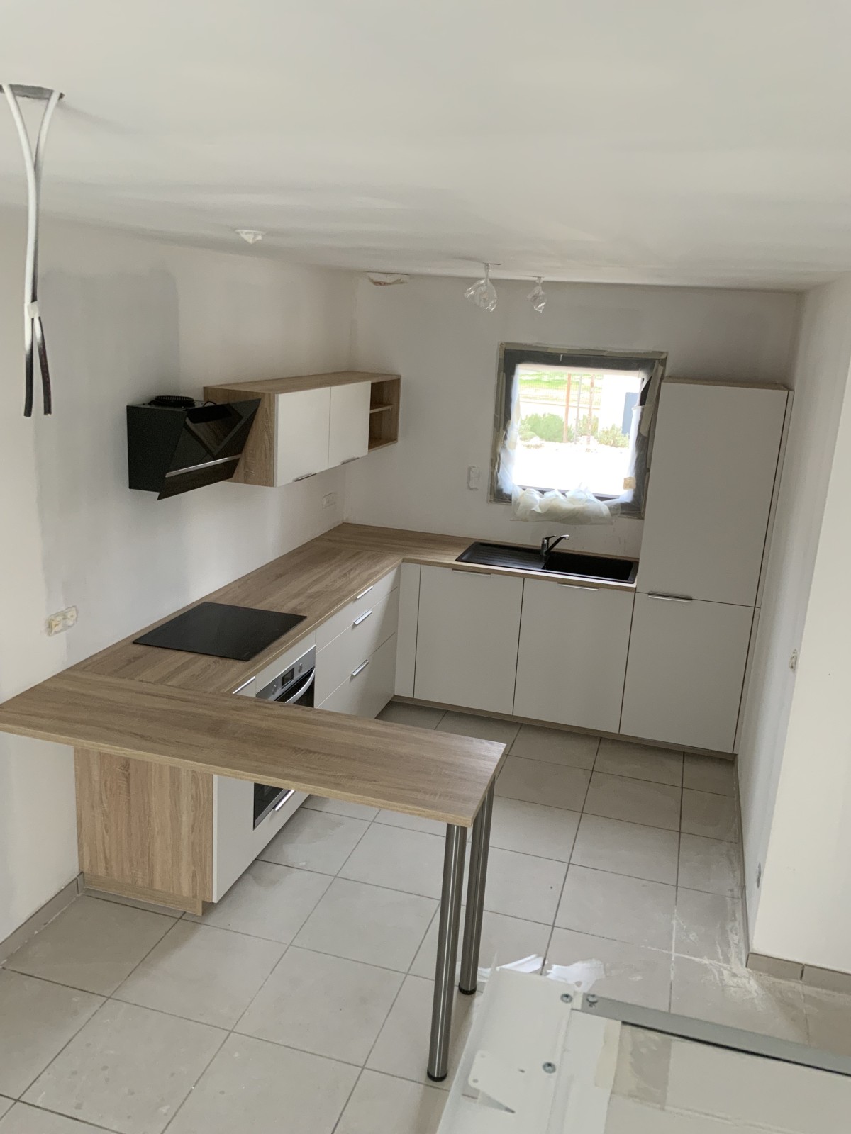 rénovation cuisine sur mesure, façades blanches