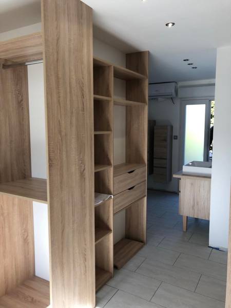 Aménagement d'un dressing bois mélaminé sur mesure à Vendargues