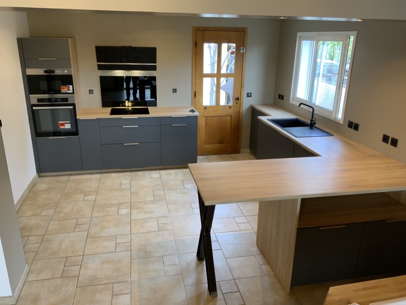 Réalisation de cuisine sur-mesure en L à Lunel
