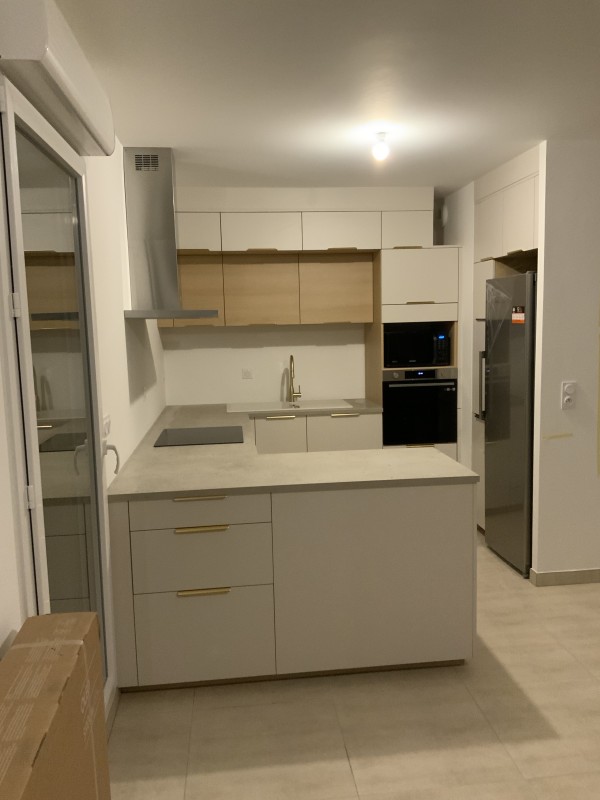  Cuisine poser avec nouveau projet sur le cres 